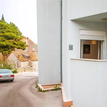 With A Parking Space - 17983 شقة